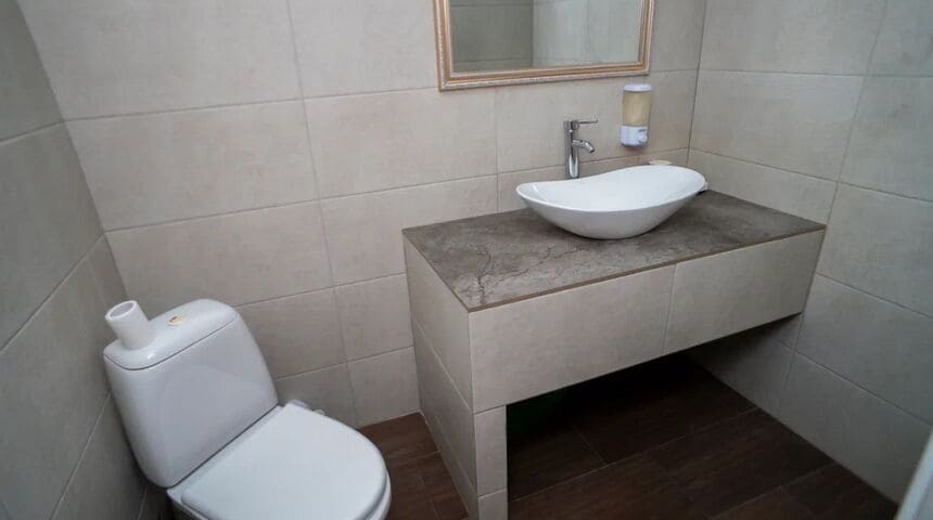 Отель Водопад в Новом Афоне, вид на раковину.jpg