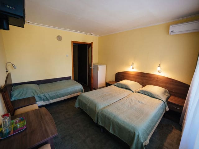 Пансионат Геленджиская бухта в Геленджике - красивый номер.jpg