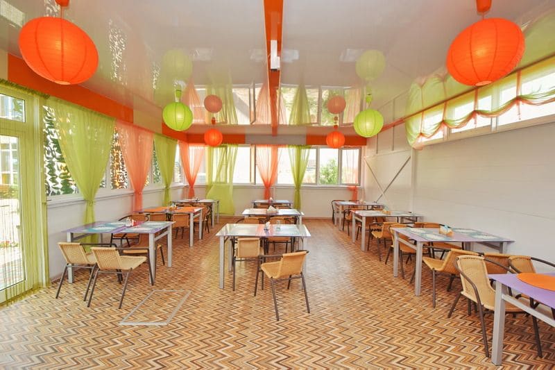 Гостевой дом Апельсин на Азовском море, кафе.jpg