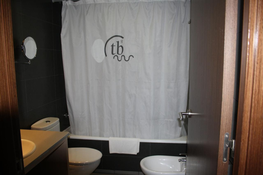 Tossa Beach Center 4 на побережье уютного Тосса-де-Мар, саунзел и беде.jpg