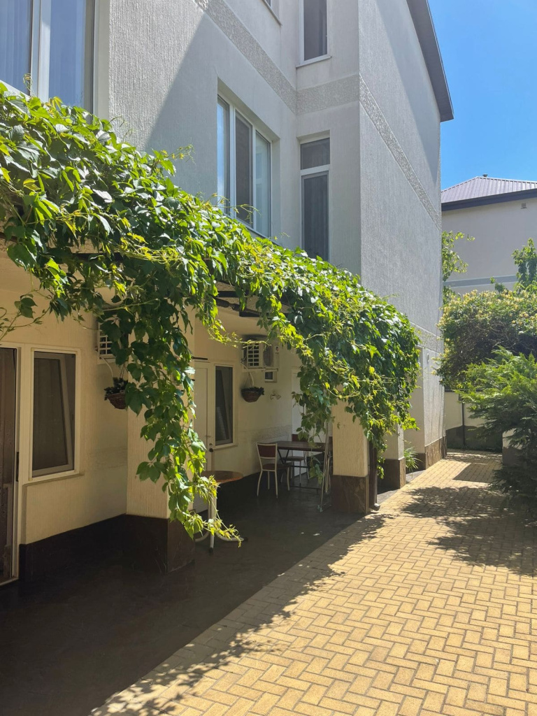 Гостевой дом Весна в Геленджике , вход.jpg Гостевой дом Весна в Геленджике , вход.jpg