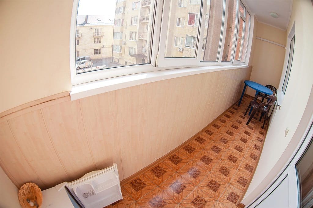 Отель Елена, общий вид на балкон.jpg