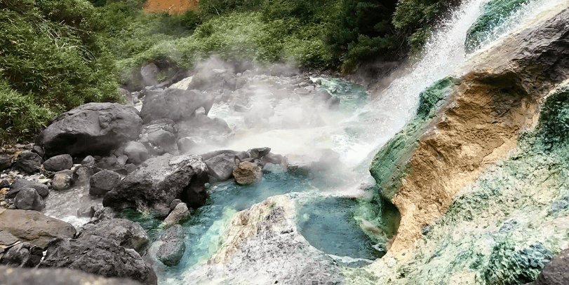 Вулкан Баранского вид сверху.png