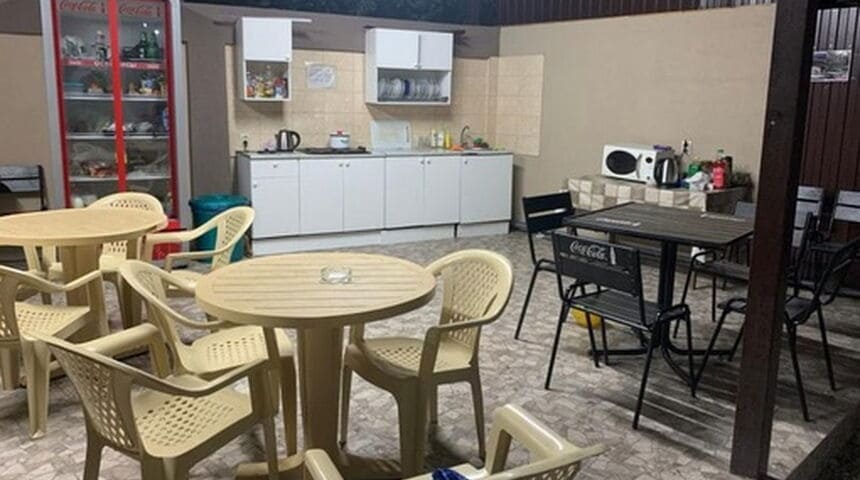 Гсотевой дом Валенсия в Лазаревском- общая кухня.jpg