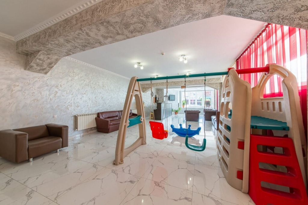 Гостевой дом Геракл, Анапа, поселок Витязево , детская зона вид с другой стороны.jpg