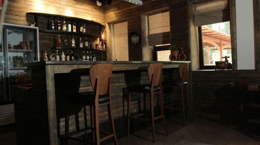 Отель Грифон, в Новом Афоне , бар.jpg