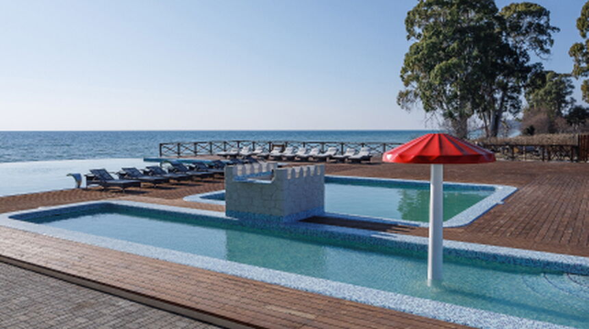 Отель Green terrace в г. Новый Афон бассейн.jpg