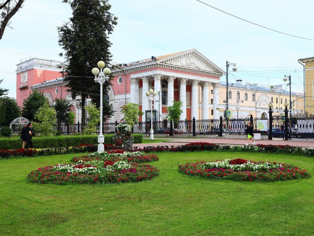 Тверь- Театр драмы.jpg