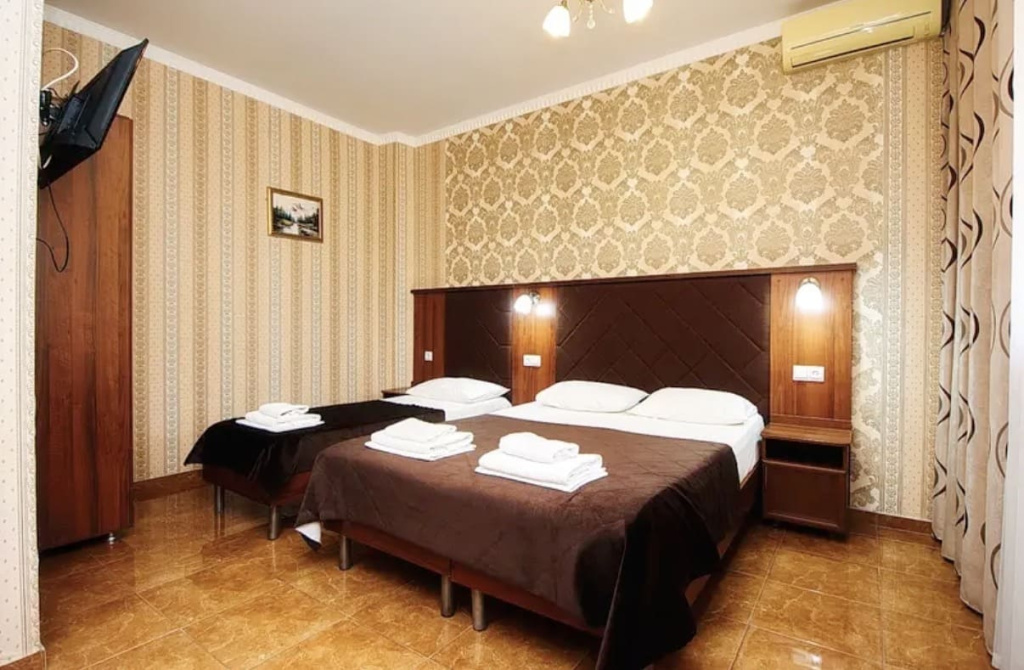 Гостевой дом Лакис в Кабардинке 3-х местный номер.jpeg Гостевой дом Лакис в Кабардинке 3-х местный номер.jpeg