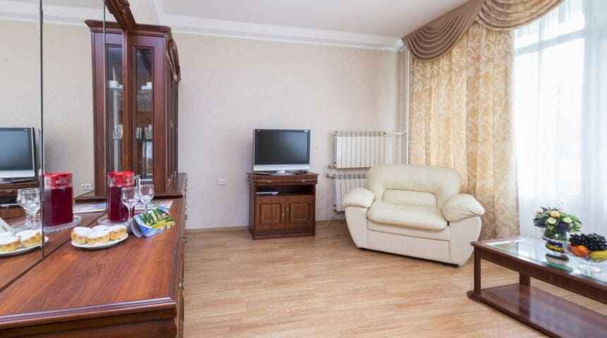 Санаторий имени Анджиевского, город Ессентуки- диван.jpg