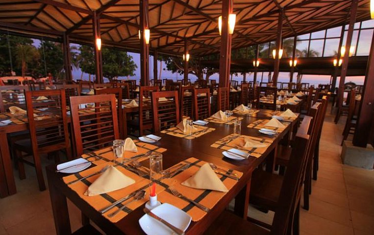 Citrus Hikkaduwa 4 ресторан с боку.jpg Citrus Hikkaduwa 4 ресторан с боку.jpg