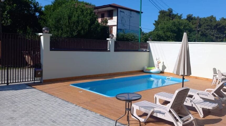 Отель Талион в Пицунде, Абхазия,бассейн.jpg