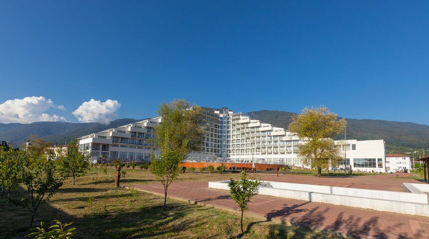 Отель Европа в Гагра вид на панараму.jpg