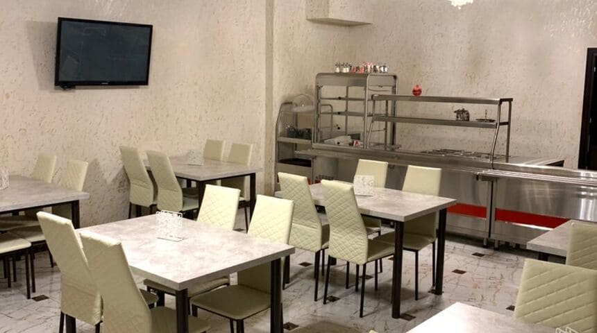 Гостевой дом Карс в Витязево -столовая.jpg