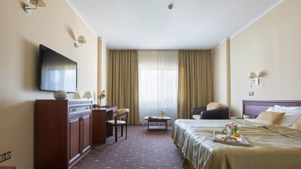 Улучшенный однокомнатный Business санаторий Westa вид сбоку.jpg Улучшенный однокомнатный Business санаторий Westa вид сбоку.jpg