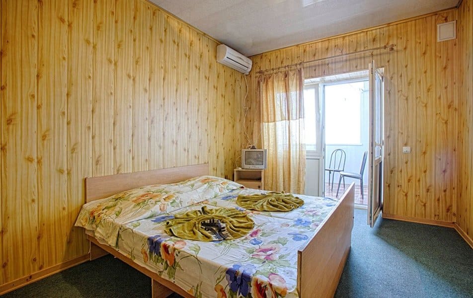 Гостевой дом Апсны-Абазашта в Гаграх номер.jpg