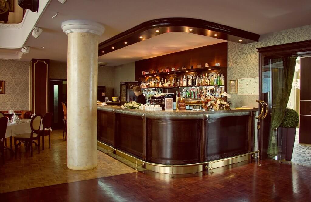 барная стойка гостиница северная петрозаводск.jpg