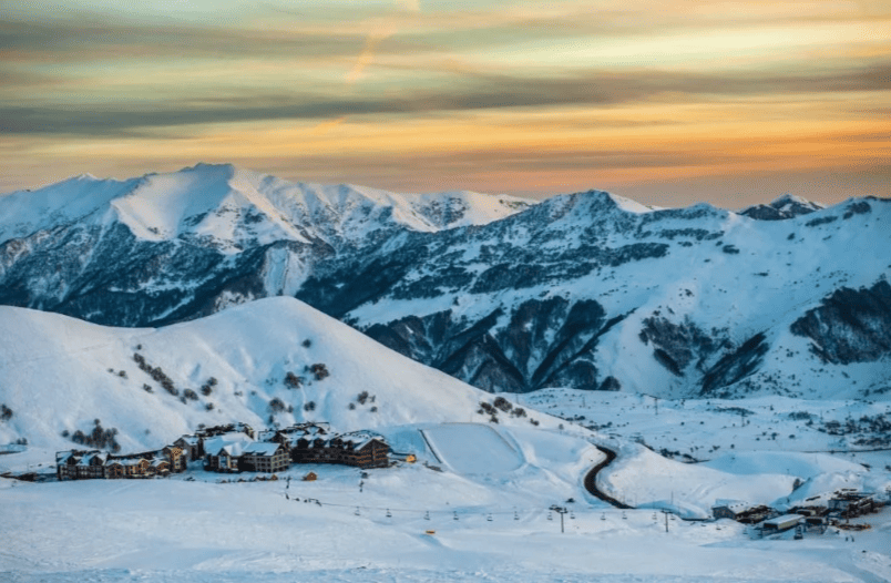 Гудаури вид издали.png