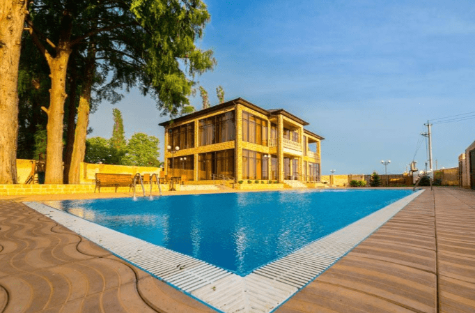 Бассейн отельного комплекса Золотой Якорь.png Бассейн отельного комплекса Золотой Якорь.png