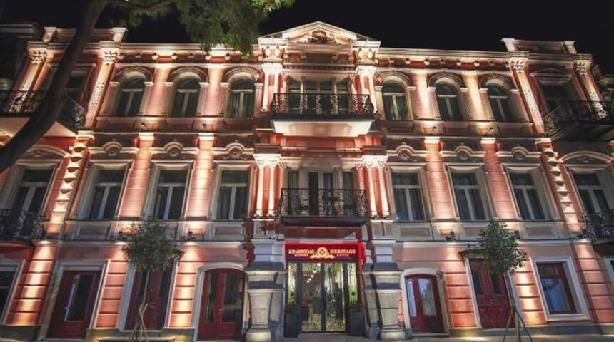 HERITAGE HOTEL & SUITES 4 фасад здания.png
