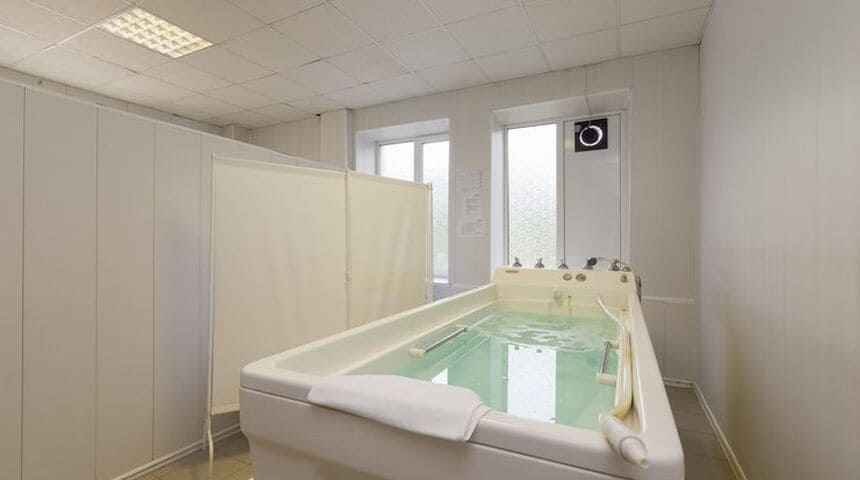 Санаторий имени Анджиевского, город Ессентуки- ванны.jpg