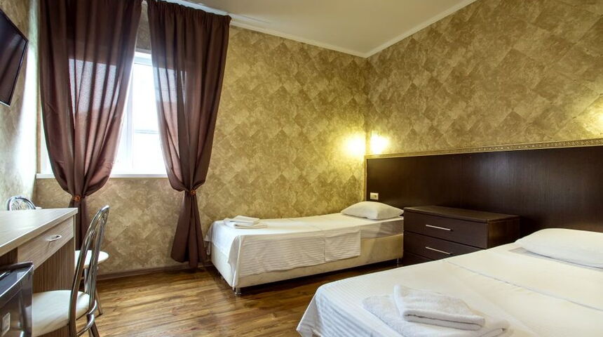 Отель Голден Кидс номер с двумя раздельными кроватями.jpg