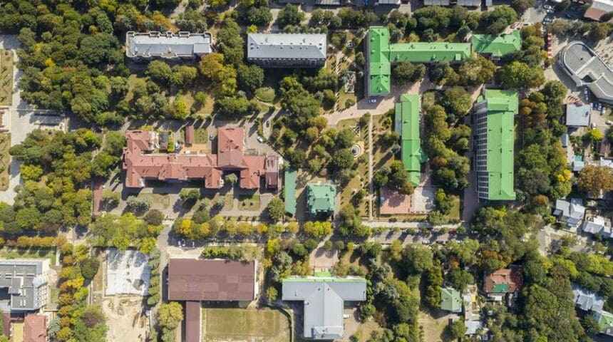 Санаторий имени Анджиевского, город Ессентуки- вид сверху.jpg