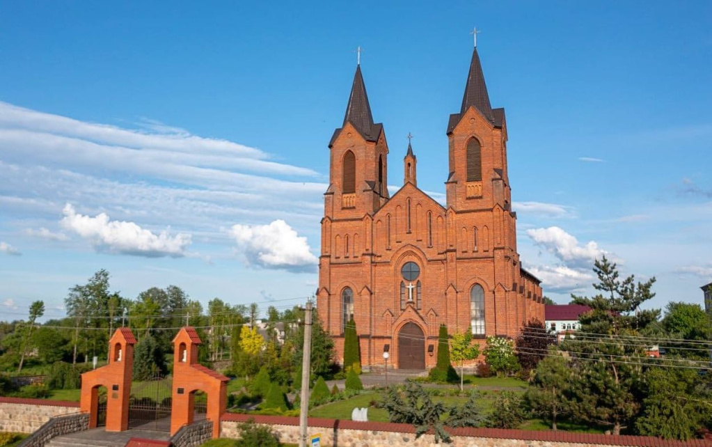 Большое путешествие по Полоцкой земле- Костел Вознесения Девы Марии. Начало 20 века.jpg