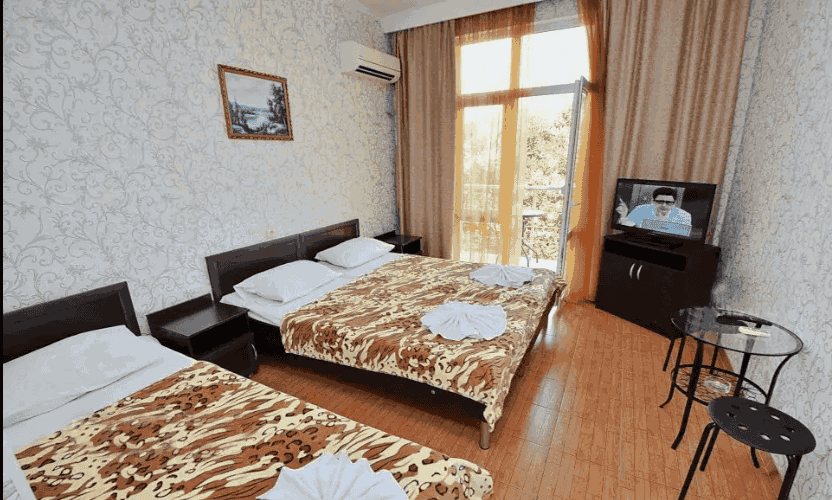 Гостевой дом Александрия на Добской - трехметсный номер_2.png