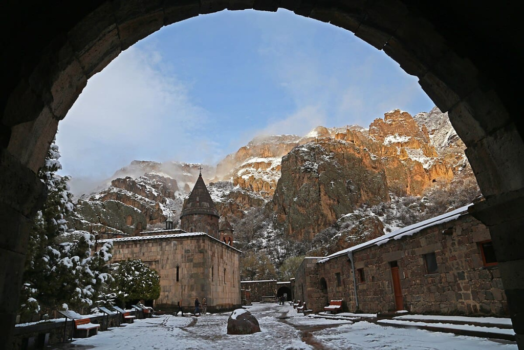 комплекс Гегард , зима.jpg