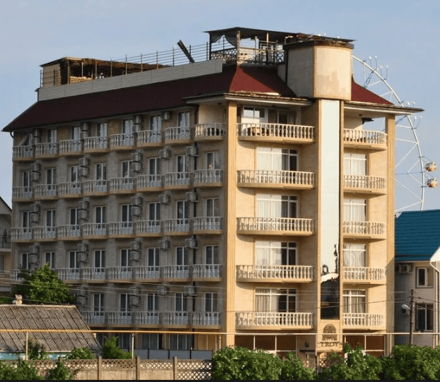 Гостевой дом Троя в Лазаревском общий вид.png