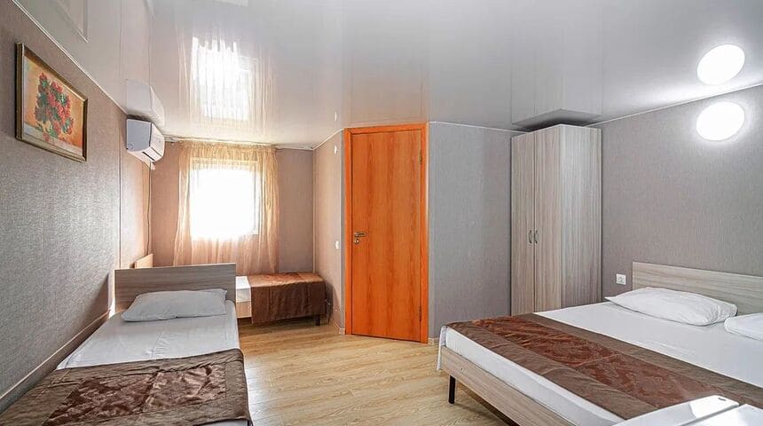 Гостевой дом Гранат в Джемете, Анапа-трехместный номер.jpg