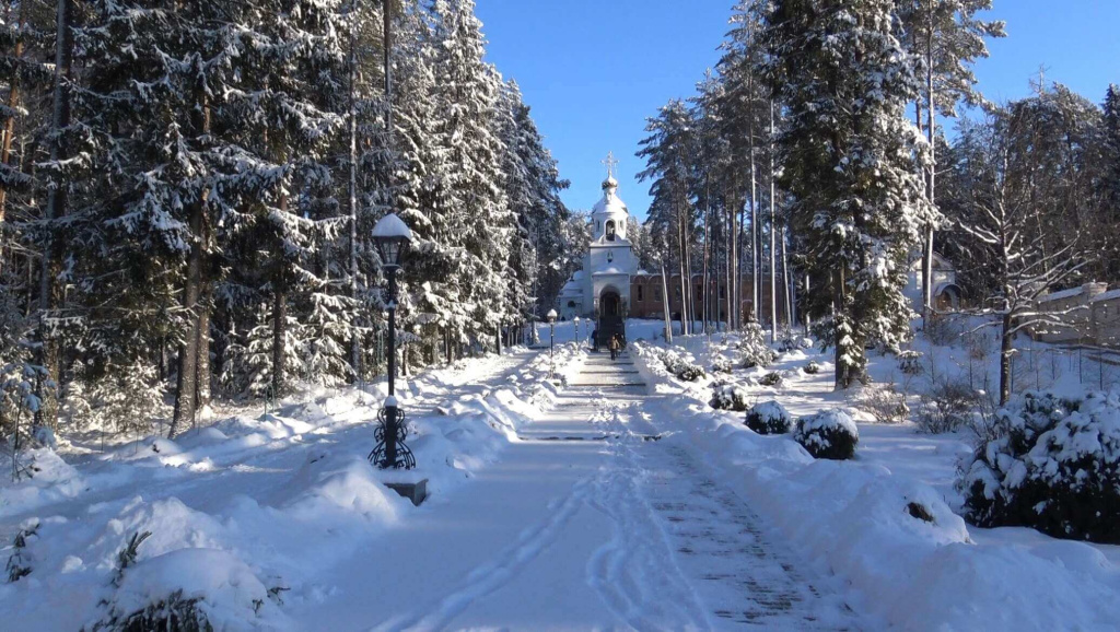 Женский монасырь в деревне Барань в честь Ксении Петербургской.jpg
