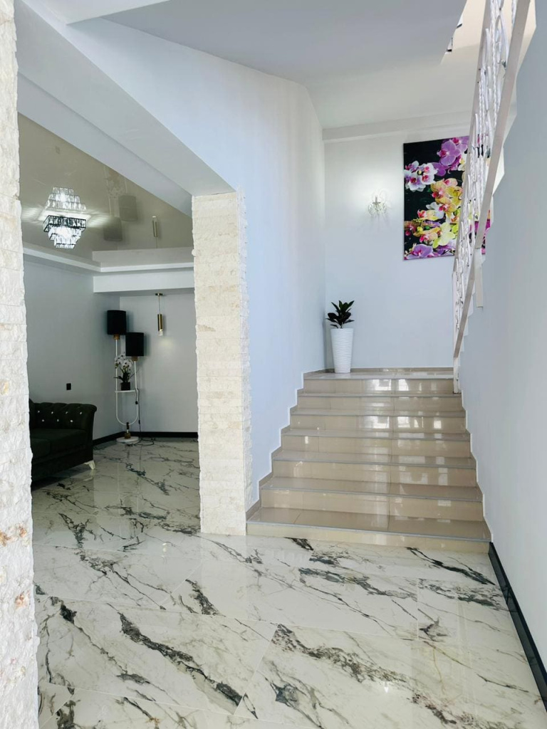 ГД Флагминго лестница вверх.jpg