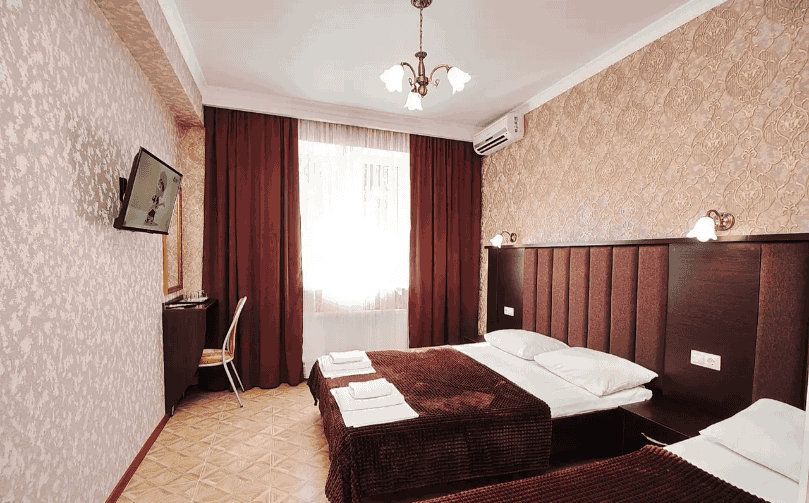 Гостевой дом Александрия на Добской- трехместный номер в темных тонах_22.png