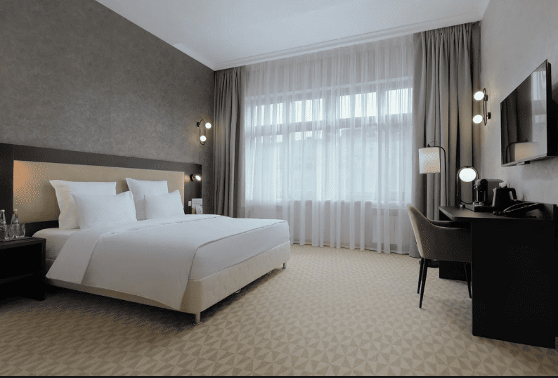 Отель Ногай двуспальная кровать.png