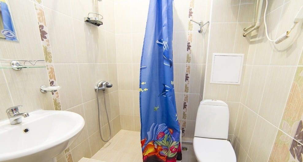 Отель Руслан в Гаграх санузел.jpg