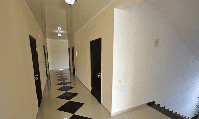 Гостевой дом Achilles Palace коридор.png