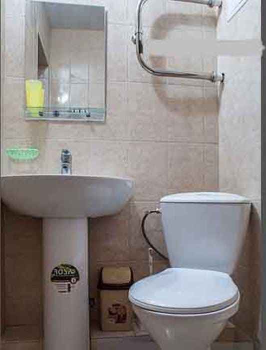 Гостевой дом у моря, Джемете- унитаз в санузле.jpg