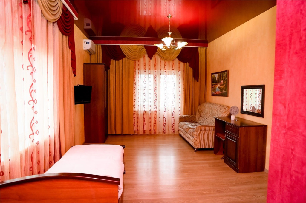 Гостевой дом на Ялтинской- вид на комнату.jpg Гостевой дом на Ялтинской- вид на комнату.jpg