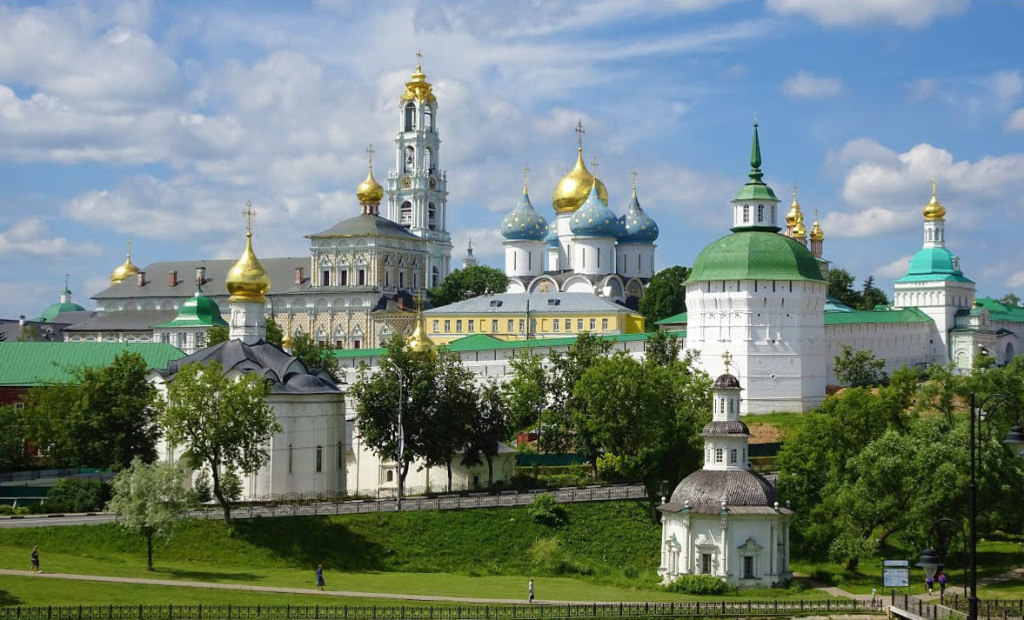 Троице-Сергиева Лавра.jpg