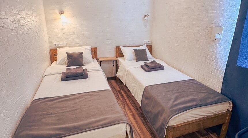 Гостиница Морриса в Сортавале- две односпальные кровати.jpg