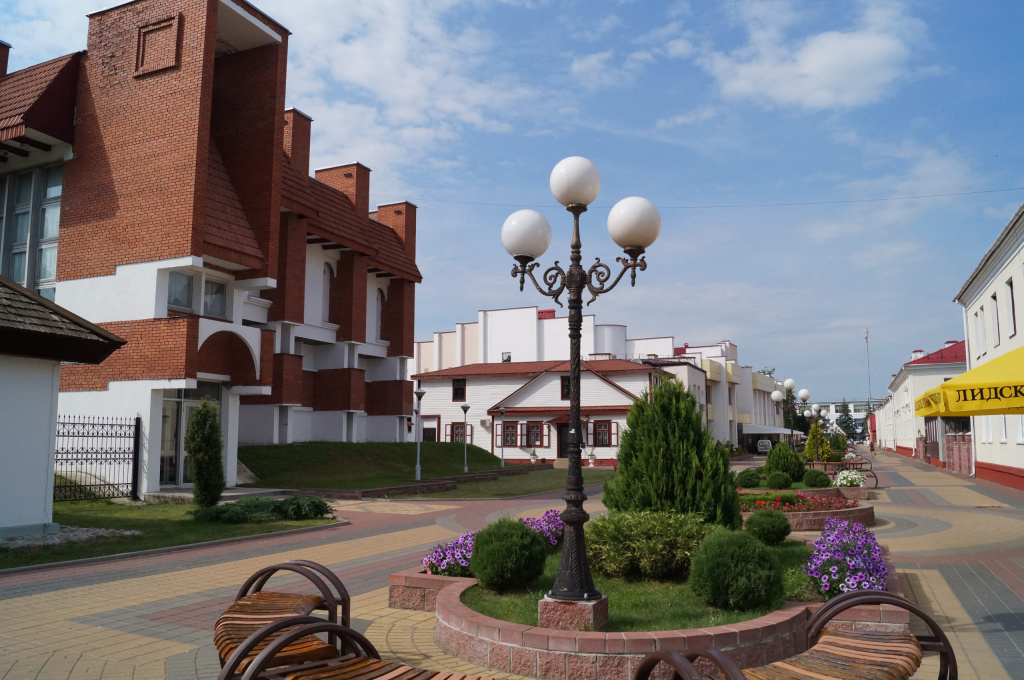 Кобрин -центральная пешеходная улица 2.jpg